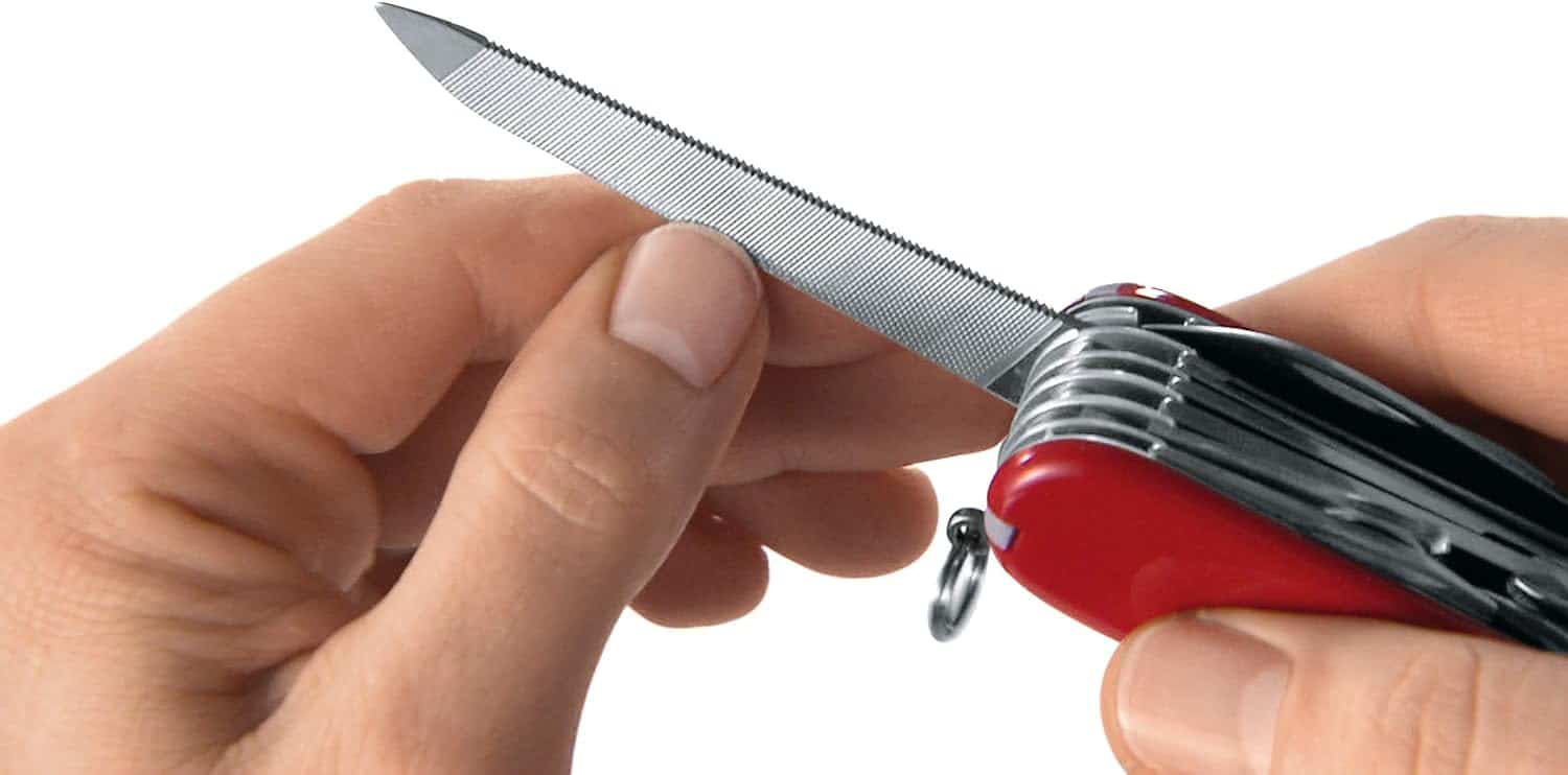 Victorinox Signature Lite con lima de uñas abierta
