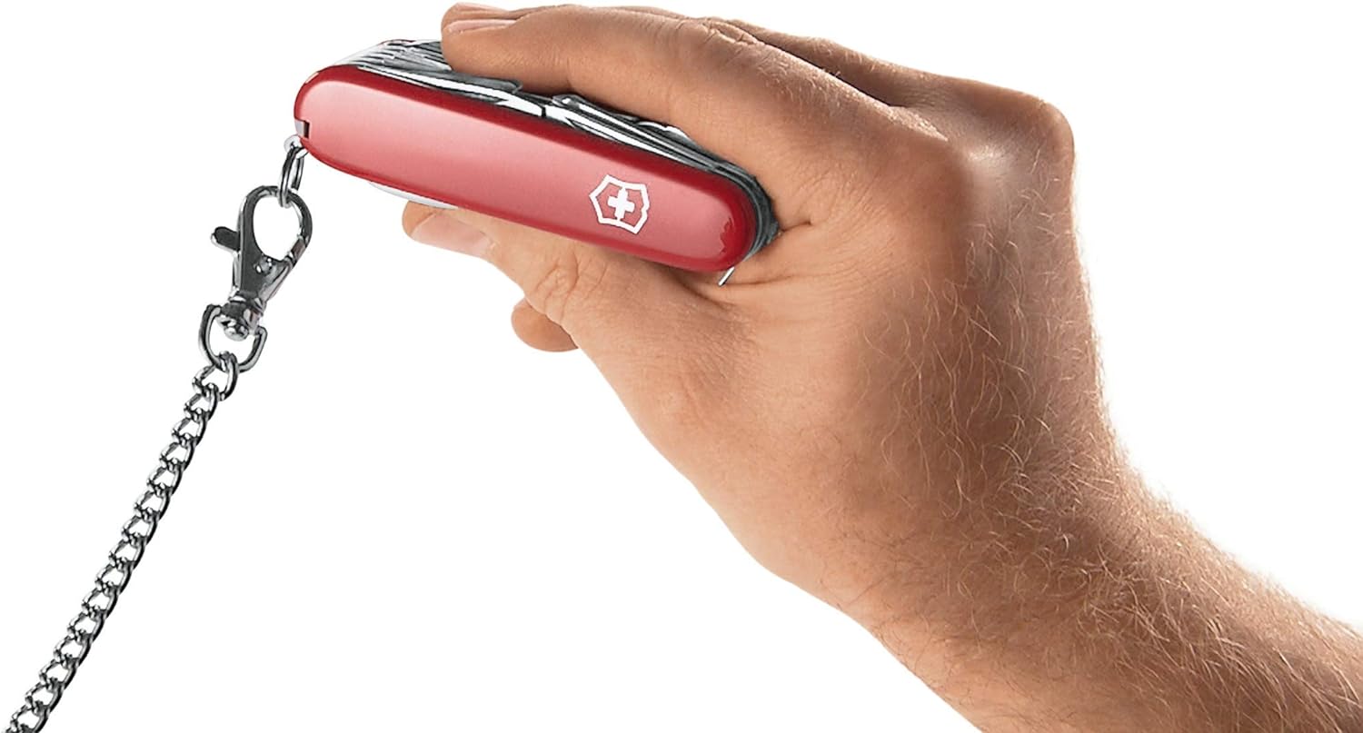 Victorinox Signature Lite en color rojo enganchada por la anilla
