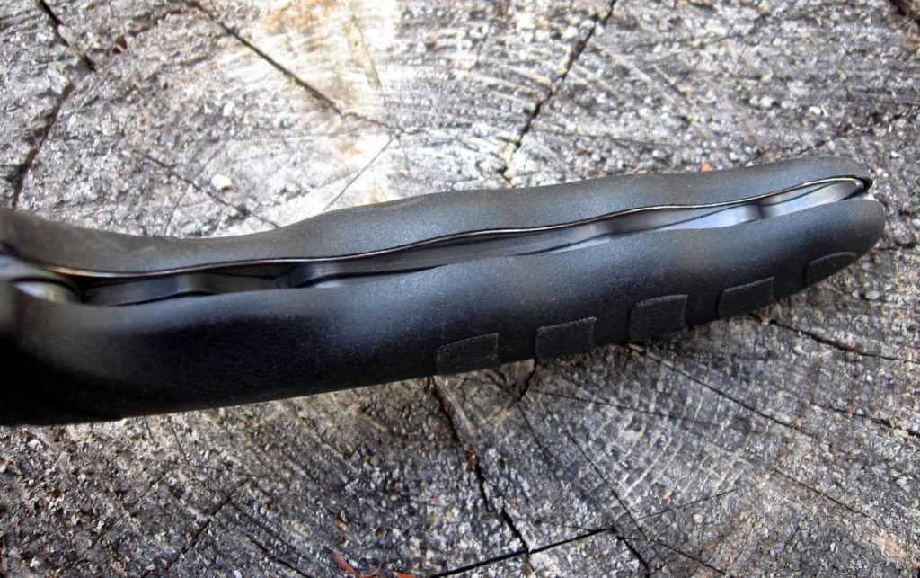 Hunter pro con revestimientos de acero en la cacha para aumentar resistencia